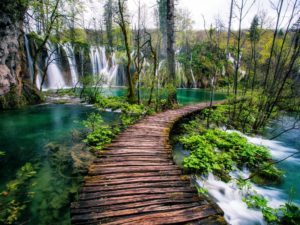 plitvice-lakes-national-park-croatia-waterfalls-trees-wood-bridge